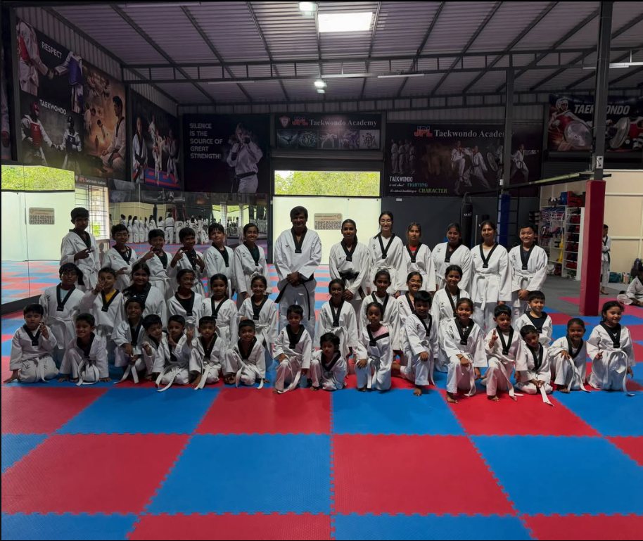 JPL Taekwondo Academy group photo with Master Tejashwini VN and students